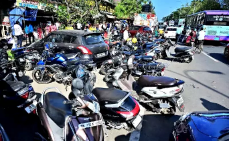 Traffic Chaos Outside Madras High Court as Advocates' Parking Cripples NSC Bose Road