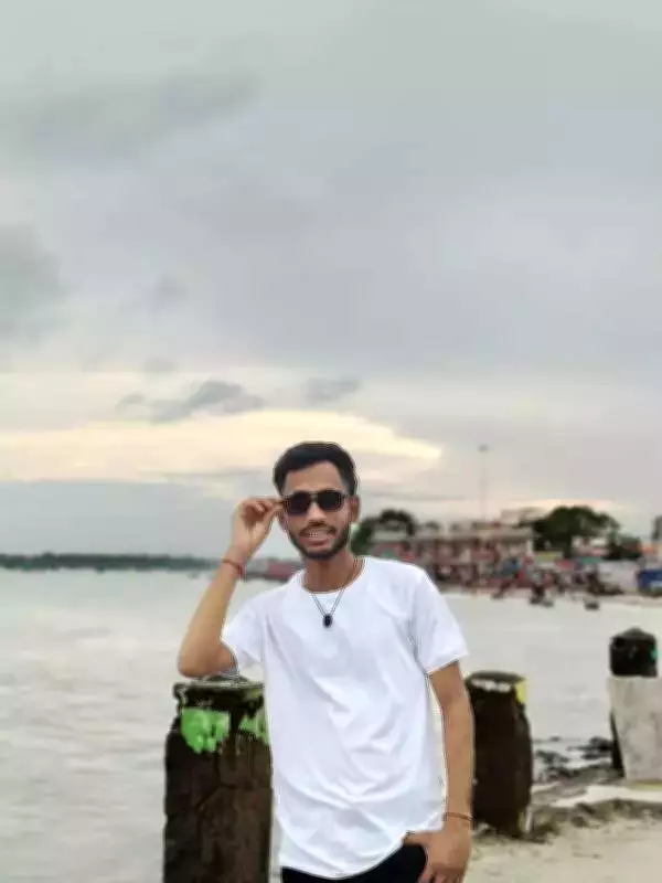 Tragic Death of Delhi Delivery Executive Hem Shankar Leaves Family in Grief