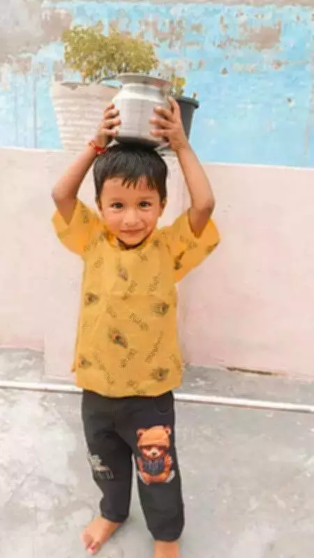 Tragic E-Rickshaw Accident Claims 4-Year-Old's Life in Delhi, Driver Arrested