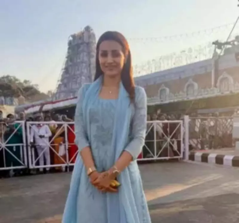 Trisha Krishnan Seeks Blessings at Tirumala's Sri Venkateswara Temple