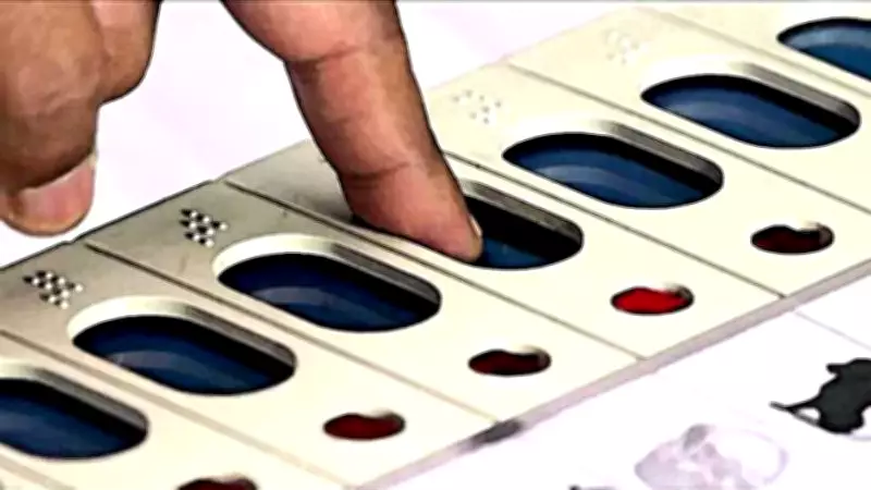 Two EVMs Discovered in Private Vehicle Near Restaurant in Solapur, Maharashtra