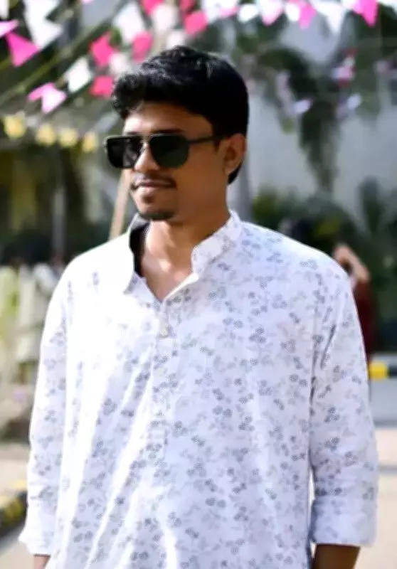 Two Medical Students Killed in Tragic Kolkata Road Accident