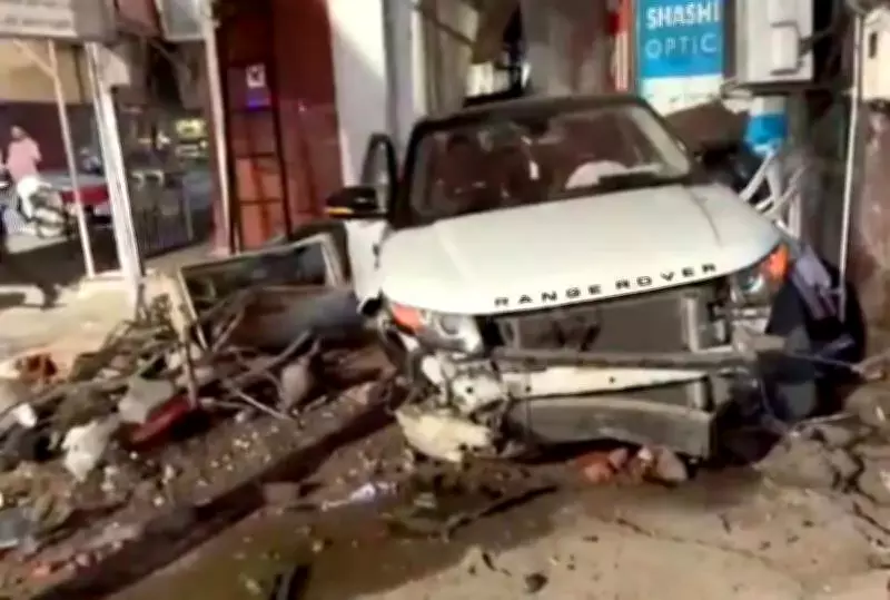 Vadodara SUV Crash: Driver Flees After High-Speed Raopura Accident