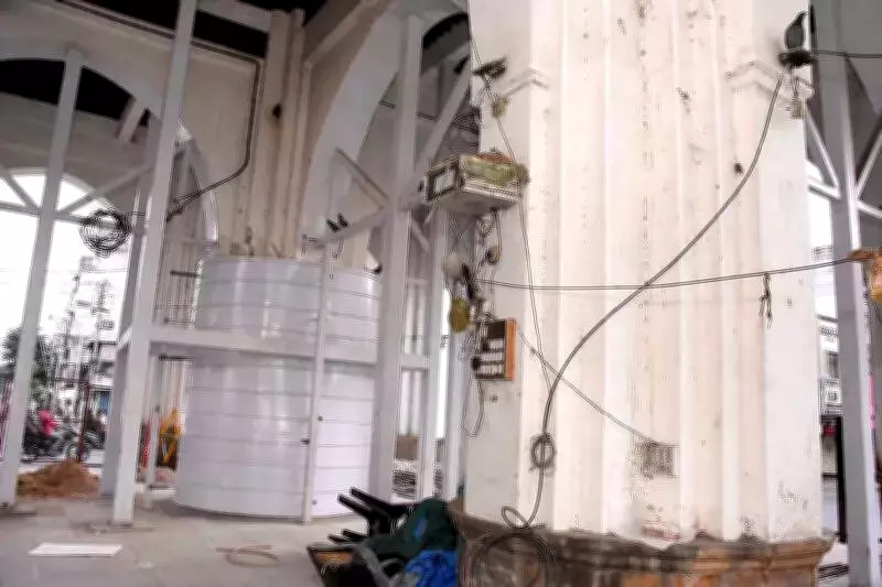 Vadodara's Historic Mandvi Pavilion Restoration Finally Begins After Year-Long Delays