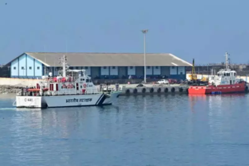 Vizhinjam Port Gets Customs Nod for Mid-Sized Vessels, Boosting Kerala's Maritime Trade