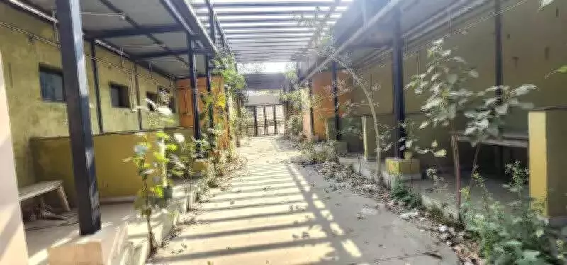 Wardha's ₹1.1 Crore Hawkers Plaza Lies Shut for 8 Years, Becomes Hub of Illegal Activities