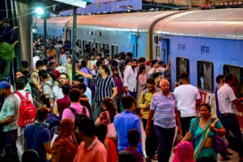 Woman Found Dead at Madhepura Railway Station, Neck Scar Mark Discovered