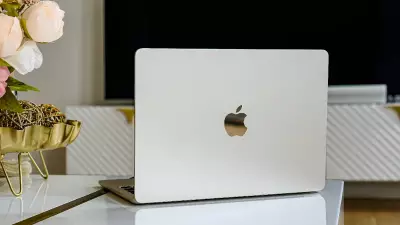 Apple's First OLED MacBooks Near Launch as Samsung Begins 8th Gen OLED Panel Production