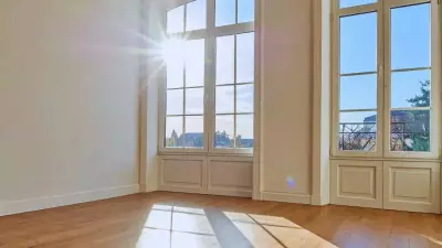 Bengaluru's HSR Layout: ₹80,000 Rent for Sunlight Sparks Viral Debate