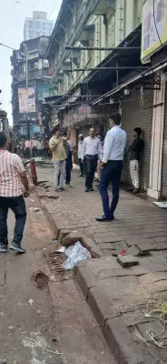 BMC's B Ward Conducts Major Anti-Encroachment Drive on Mumbai's Key Roads