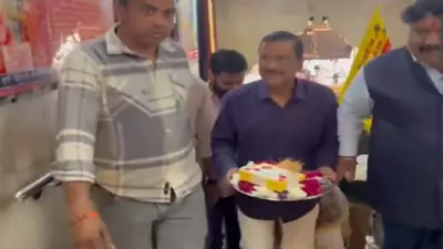 Kejriwal, Sisodia Visit Hanuman Temple After Acquittal in Delhi Excise Case