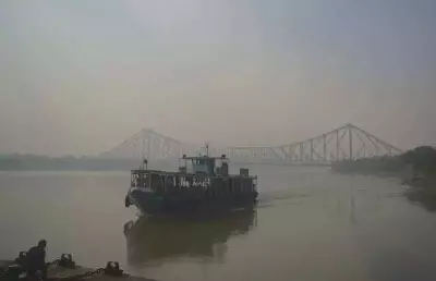 Kolkata's Winter Fades as Temperatures Soar, Bay Winds Bring Thunderstorm Threat