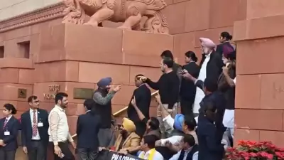 Rahul Gandhi and Ravneet Bittu Clash in Parliament Complex Amid Suspension Row