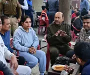 Bathinda SSP Jyoti Yadav Engages Locals Over Tea Post Farmer-Police Clash Controversy