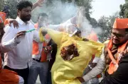 BJYM Workers Burn Rahul Gandhi Effigy in Varanasi Over Youth Congress Protest