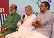 Congress Leader Mani Shankar Aiyar Criticizes Party Colleagues, Praises Kerala Govt