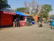 Ghaziabad Residents Protest Illegal Use of Domestic LPG by Street Vendors