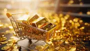 Gold Price Outlook: Analyst Predicts Long-Term Uptrend Amid Mixed Signals