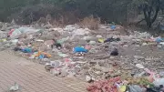Hubballi's Karwar Road Turns into Illegal Garbage Dumping Site, HDMC Criticized