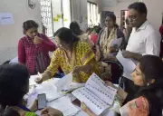 Kolkata High Court Panel to Scrutinize 60 Lakh SIR Complaints, May Call BLOs