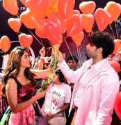 Mrunal Thakur and Siddhant Chaturvedi Unveil Roles in 'Do Deewane Seher Mein' Trailer