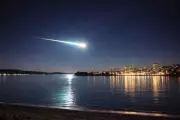 Mysterious Light Streak Illuminates Wellington Sky: Meteor or Space Debris?