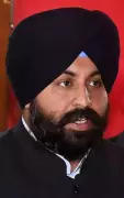 Punjab Education Minister Orders Reconstruction of Roofless School in Fazilka