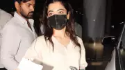 Rashmika Mandanna's Airport Fan Gesture Amid Wedding Rumors with Vijay Deverakonda