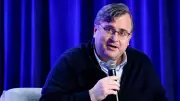 Reid Hoffman: AI Empowers Small Teams to Rival Large Corporations