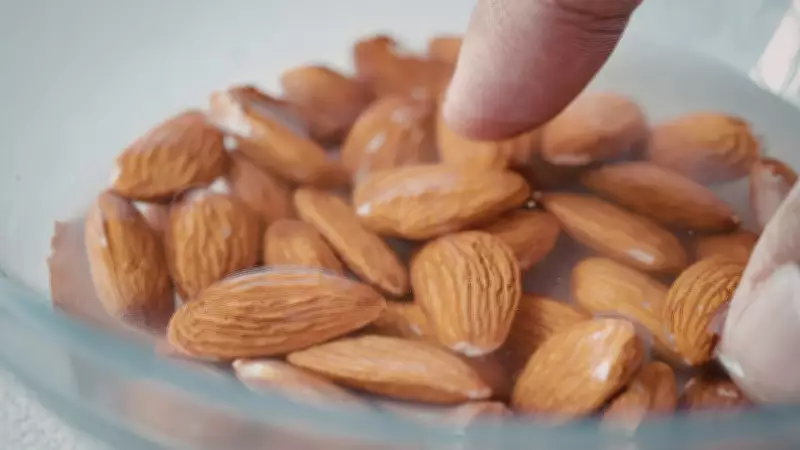 10 Key Benefits of Eating Soaked Almonds Daily: Experts Reveal Health Impacts