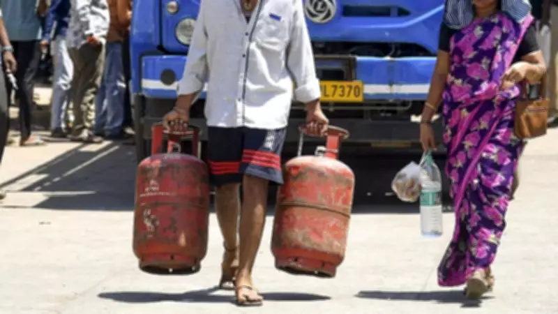 27 LPG Cylinders Stolen from Delivery Vehicle in Mumbai, Investigation Launched