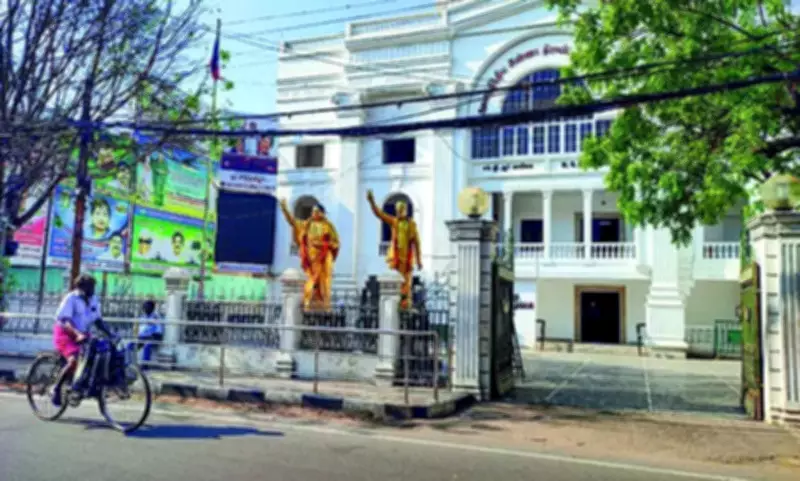 AIADMK-Led NDA Nears Seat-Sharing Deal in Tamil Nadu as BJP's Goyal Heads to Chennai