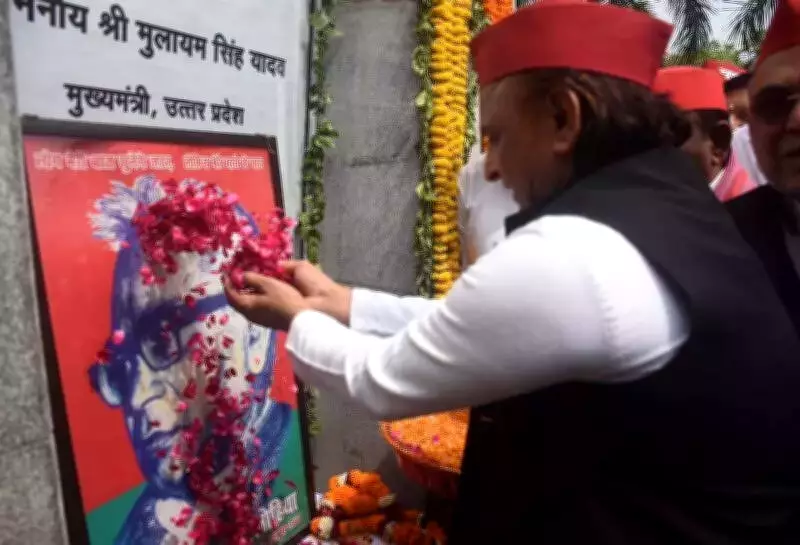 Akhilesh Yadav Slams UP Govt Over Farmer Distress, Inflation, and Law & Order