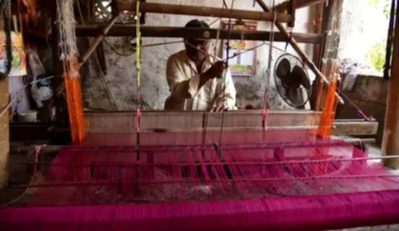 Andhra Pradesh Launches Free Electricity Scheme for State's Weavers