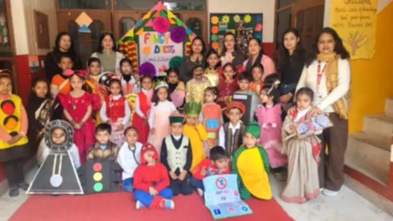 Bachpan School Nayagaon Hosts Vibrant Fancy Dress Competition for Young Learners