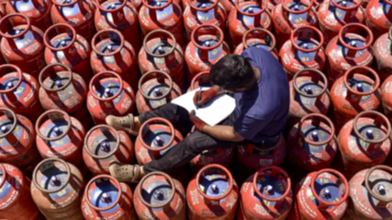 Bengaluru PG Owners Demand 500 LPG Cylinders Daily Amid Shortage Crisis