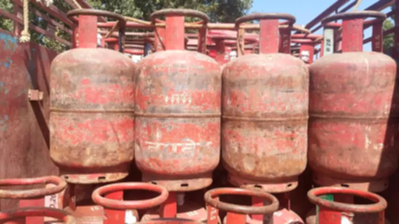 Bengaluru Police Seize Massive Illegal LPG Cylinder Stock in Peenya Raid