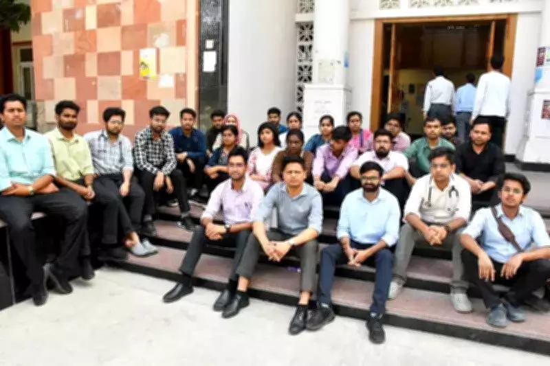 BHU Junior Doctor's Suicide Attempt Sparks Protest Over Work Pressure