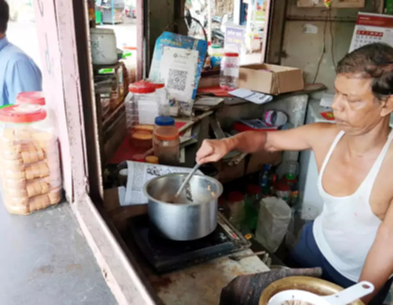Bhubaneswar Tea Stalls Switch to Electric Stoves Amid LPG Shortage Crisis