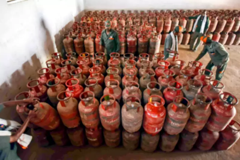 Bihar BDO Raids Cement Godown, Seizes 36 LPG Cylinders in Motihari