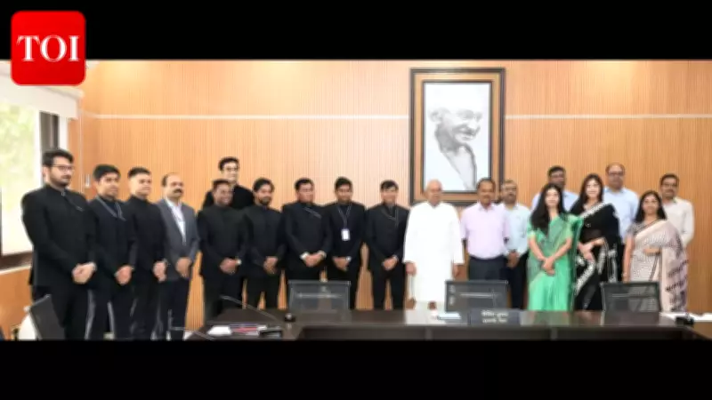 Bihar CM Nitish Kumar Meets 12 Trainee IAS Officers, Urges Dedication to State Progress