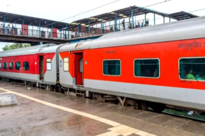 Bihar Train Passengers Pack Home-Cooked Meals Amid LPG Shortage Fears