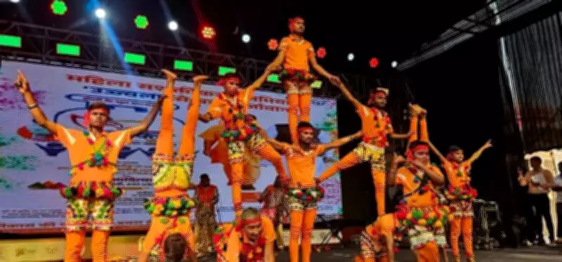 Bithoor Festival Concludes with Cultural Splendor and Spiritual Ganga Aarti