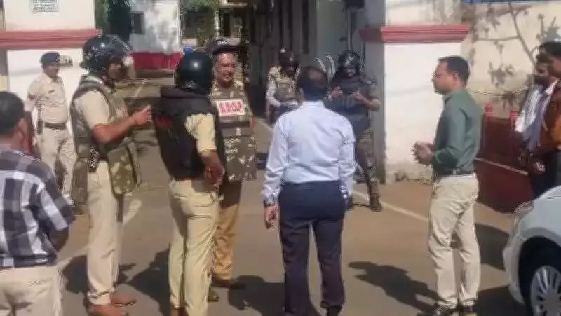 Bomb Threat Email in Tamil Triggers Panic, Evacuation at Barwani Court