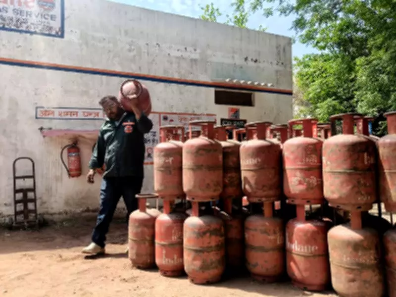 Chandigarh Administration Considers Kerosene Reintroduction for BPL Families Amid West Asia Crisis