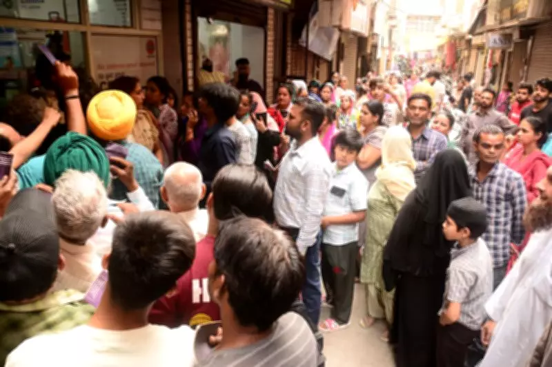 Chandigarh Faces LPG Crisis: Online Booking Fails, Queues Grow, Eateries Suffer