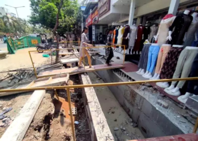 Chennai's Anna Nagar Second Avenue in Disarray Due to Stormwater Drain Construction