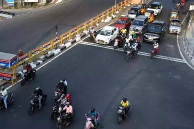 Chennai's New Flyover Fails to Ease Traffic as Flawed Signals Cause Gridlock