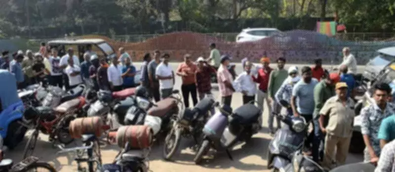 Chhattisgarh Faces Severe LPG Cylinder Shortage, Long Queues and Delivery Delays Reported