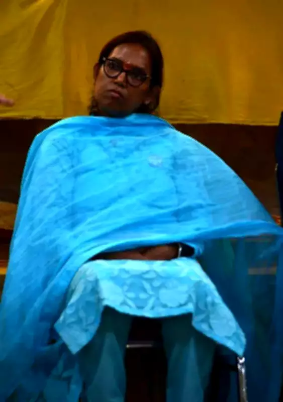 Congress MP Varsha Gaikwad Seeks Defence NOC for Slum Redevelopment in Mumbai